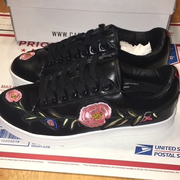 Cape Robbin Shoes Size 9 left - Picture 4 of 8